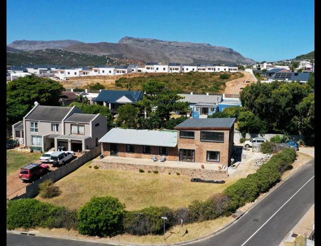 5 BEDROOM HOUSE FOR SALE IN CAPRI